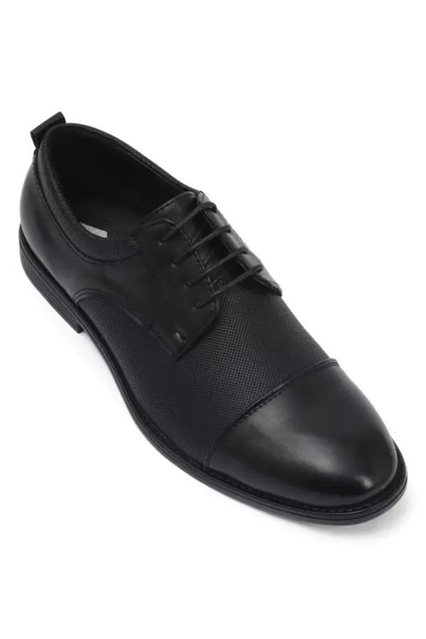 Classic Lace-up Oxfords - Black